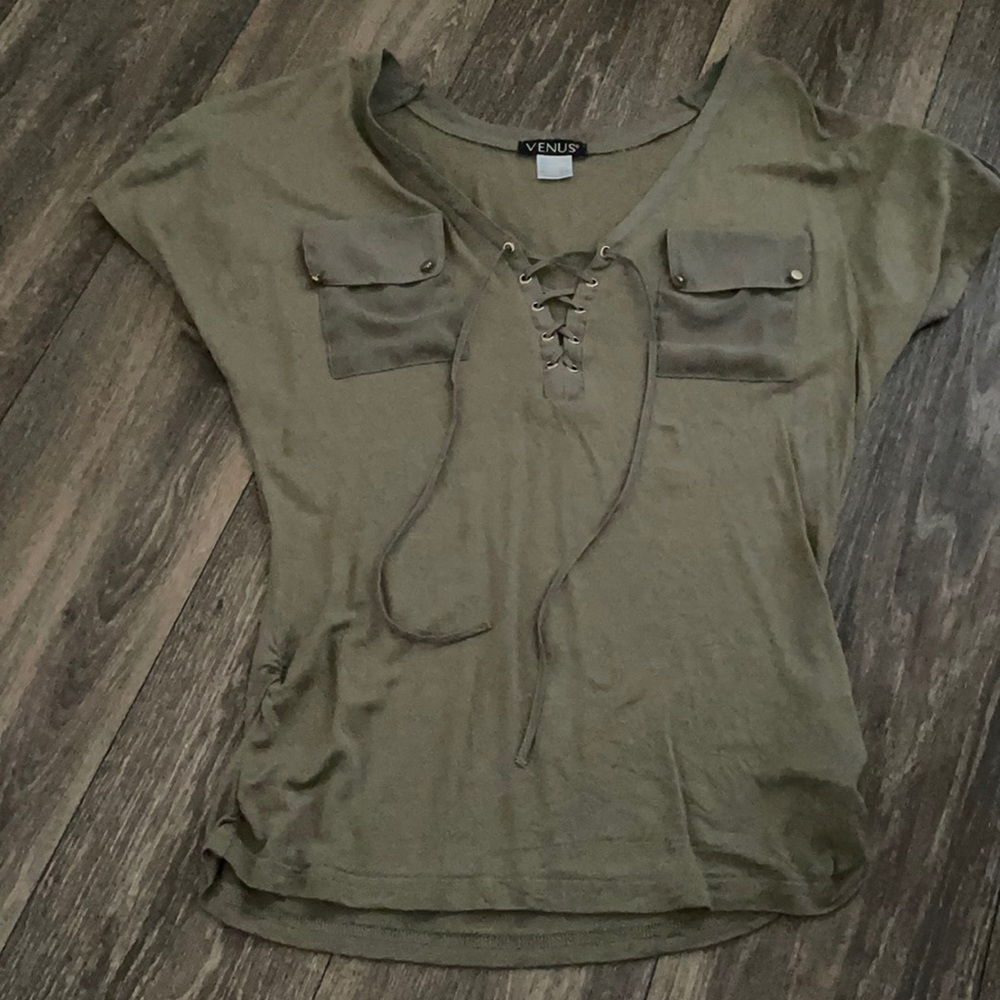 Cute, light weight top.